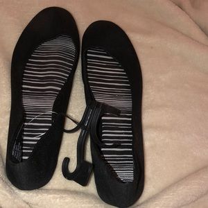 New black flats size 9